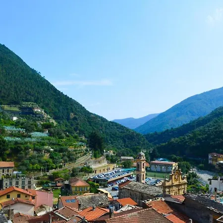 U Sportegu Da E Monti A Giaia *