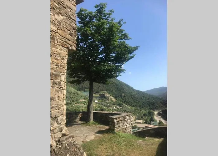 U Sportegu Da E Monti A Giaia *